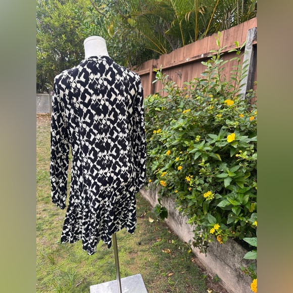 NWT Zara Long Sleeve Black And White Shift Dress Size S - Picture 4 of 6